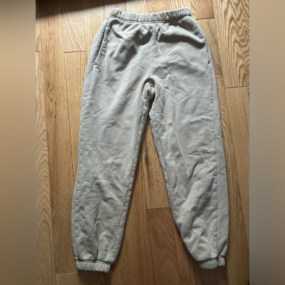 XS Wilfred free- Aritzia sweatpants